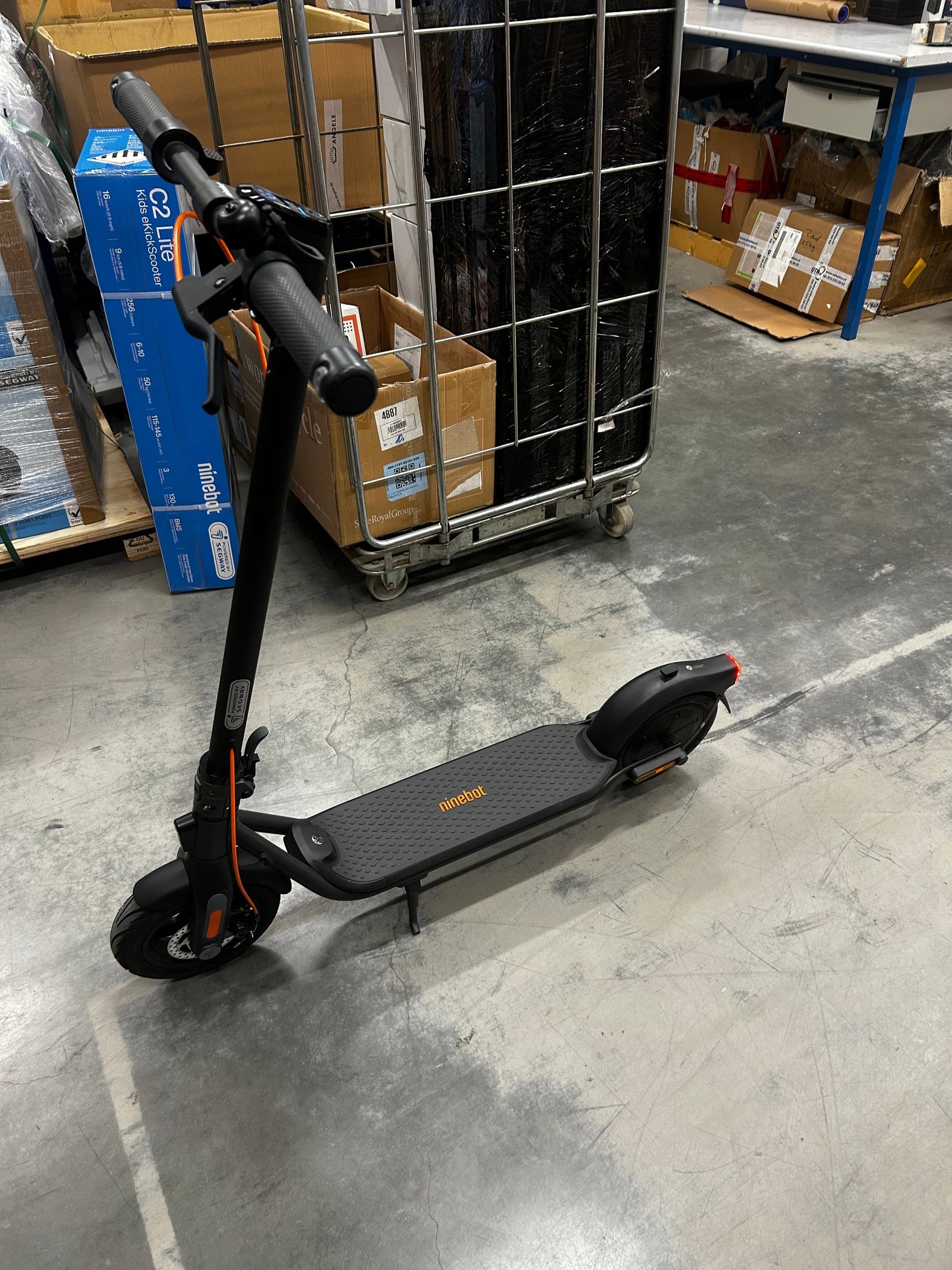 Ninebot F2 PLUS demo model